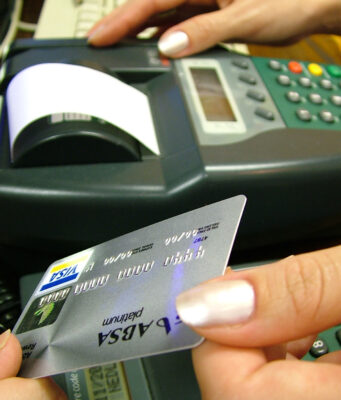 Hitelkártya igénylés BAR / KHR listásoknak